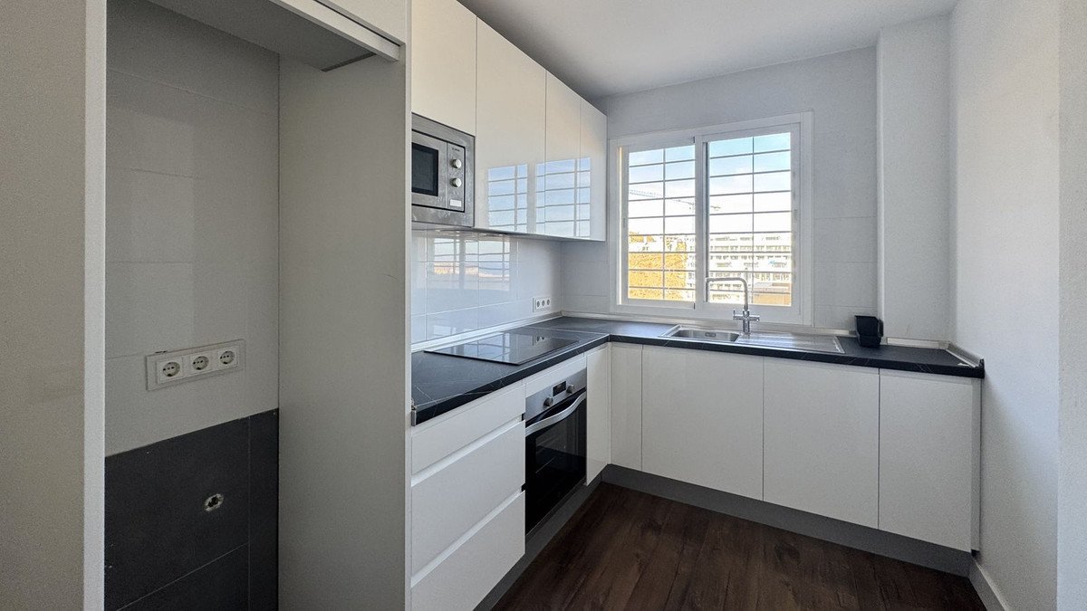 2 Bed Middle Floor Apartment in Fuengirola