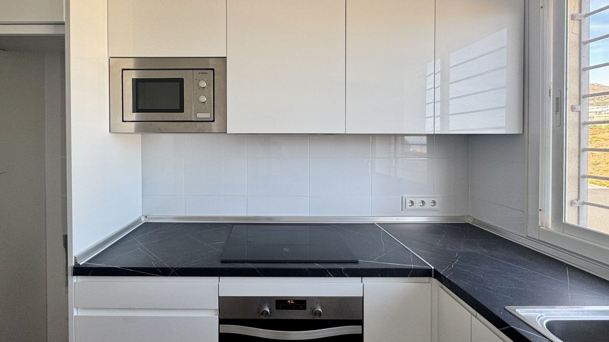 2 Bed Middle Floor Apartment in Fuengirola