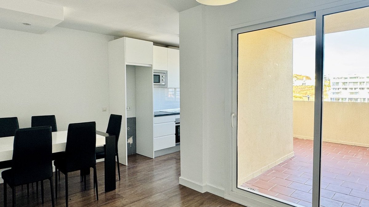 2 Bed Middle Floor Apartment in Fuengirola