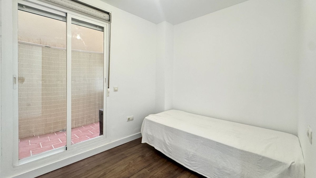2 Bed Middle Floor Apartment in Fuengirola