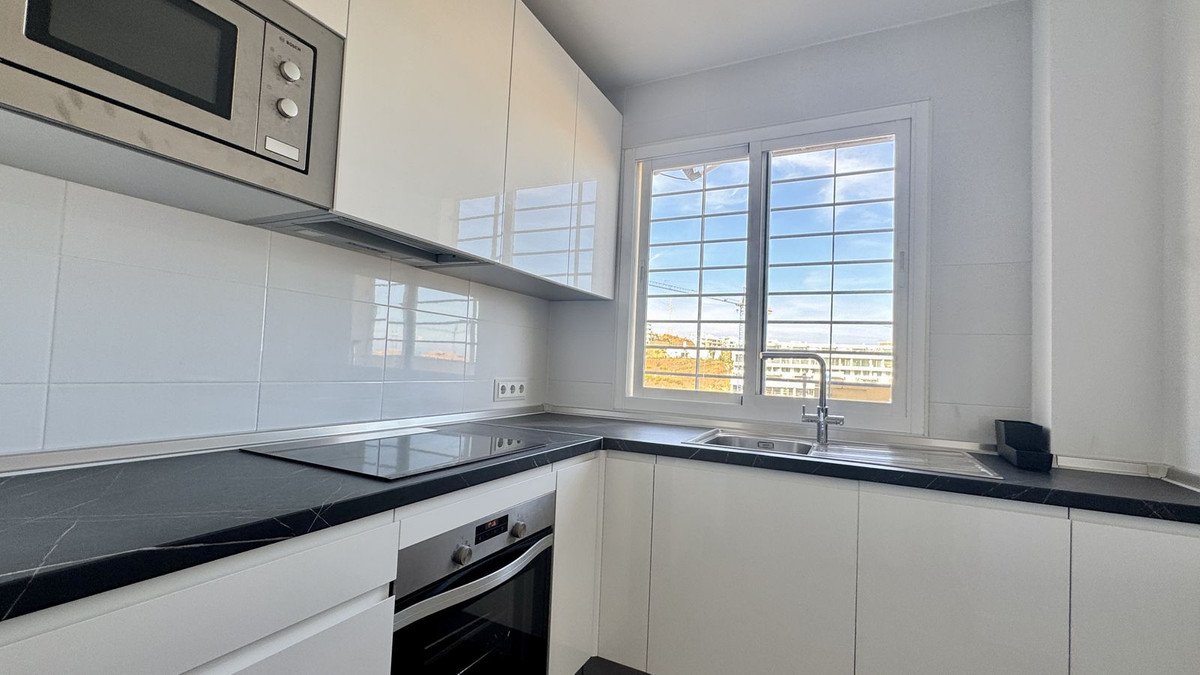 2 Bed Middle Floor Apartment in Fuengirola