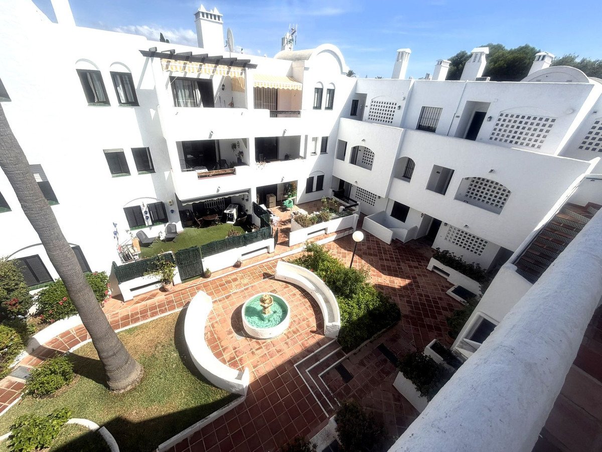 2 Bed Top Floor Apartment in El Paraiso