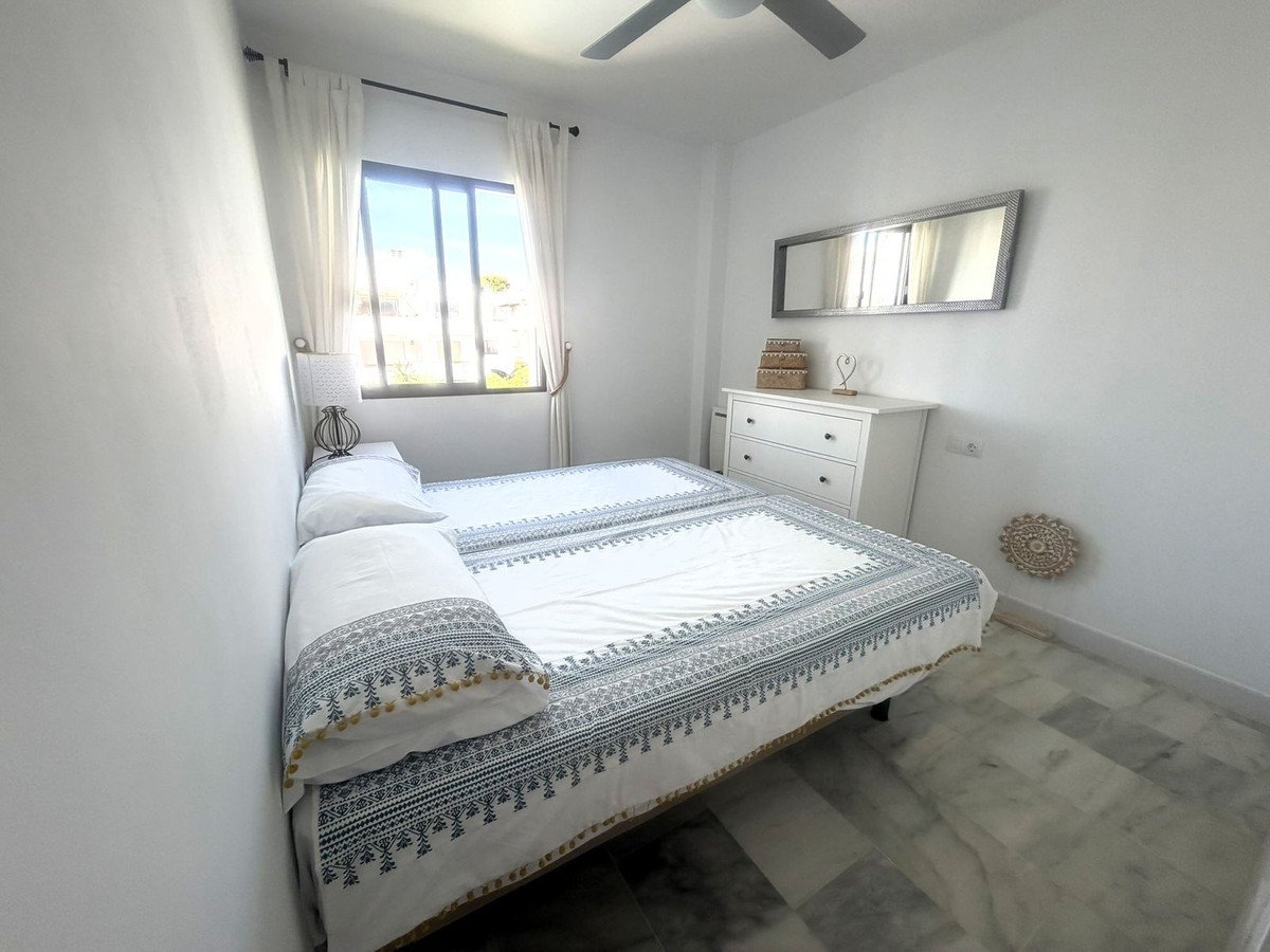 2 Bed Top Floor Apartment in El Paraiso