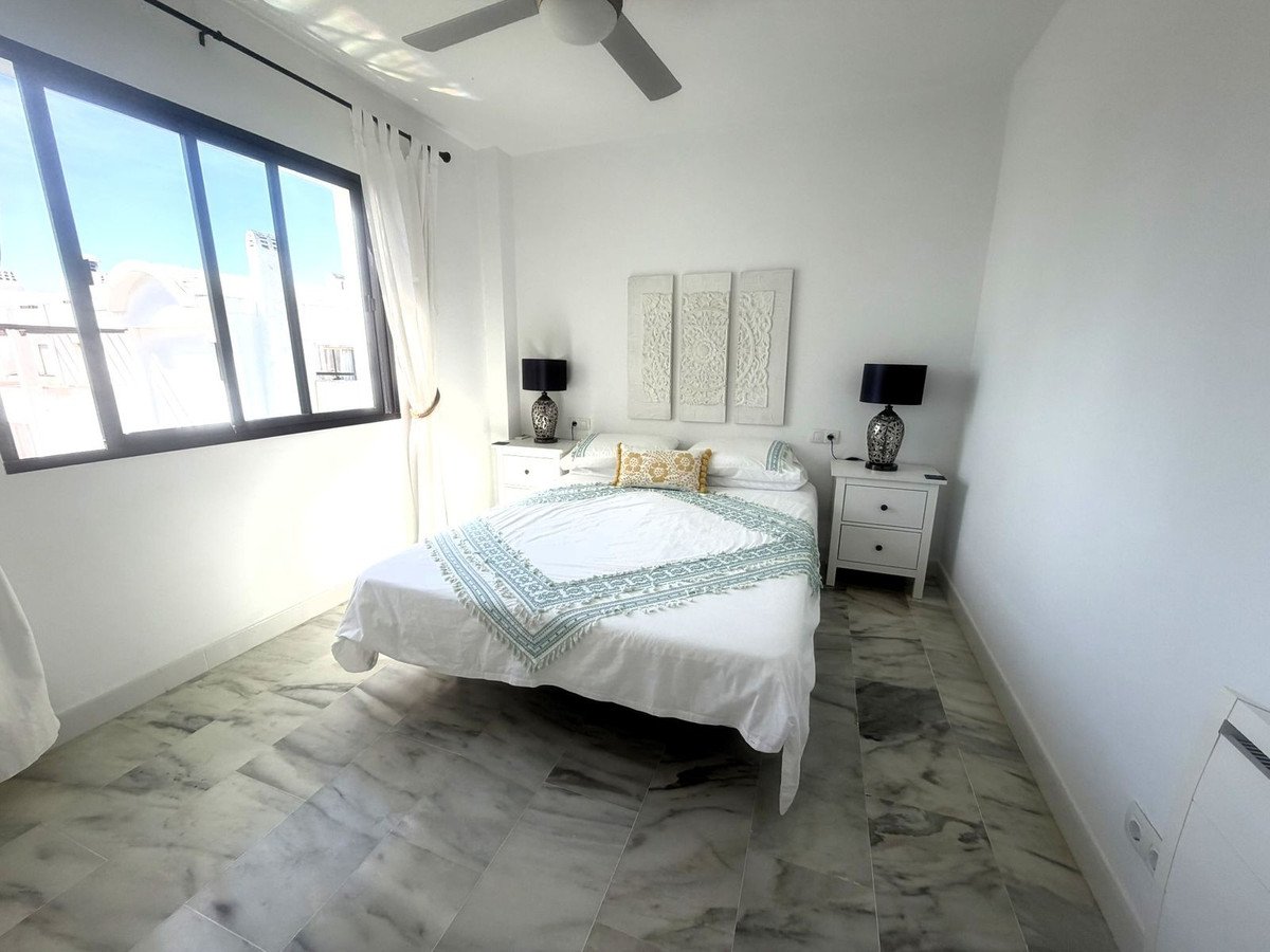 2 Bed Top Floor Apartment in El Paraiso