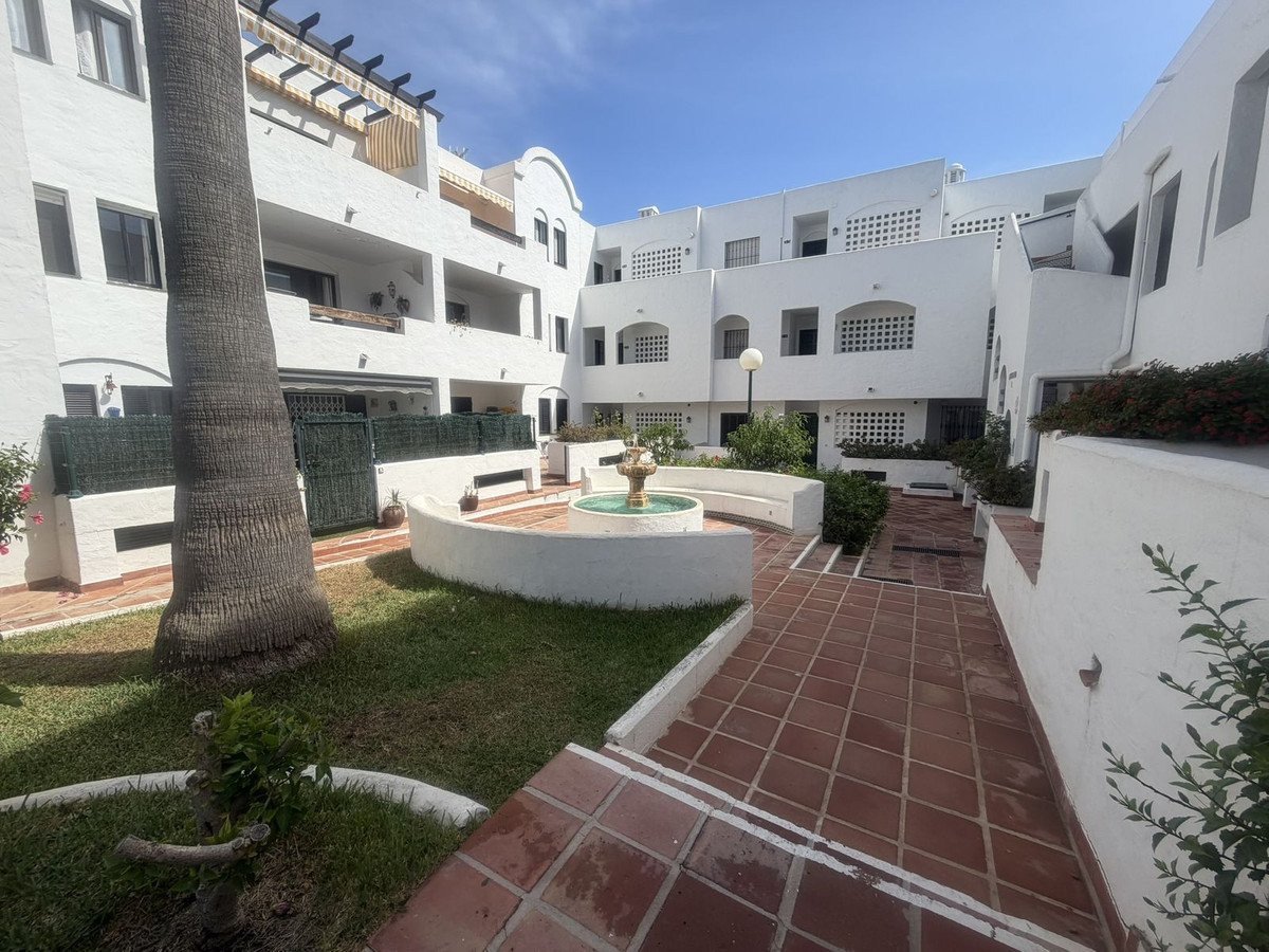 2 Bed Top Floor Apartment in El Paraiso