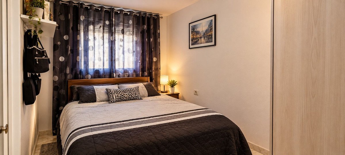 3 Bed Middle Floor Apartment in Estepona
