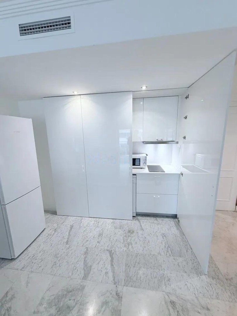 1 Bed Middle Floor Apartment in Puerto Banús