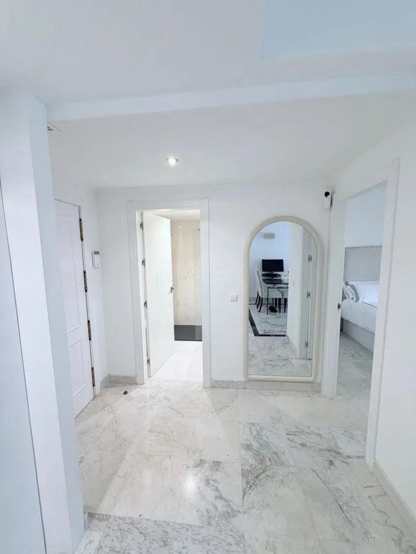 1 Bed Middle Floor Apartment in Puerto Banús