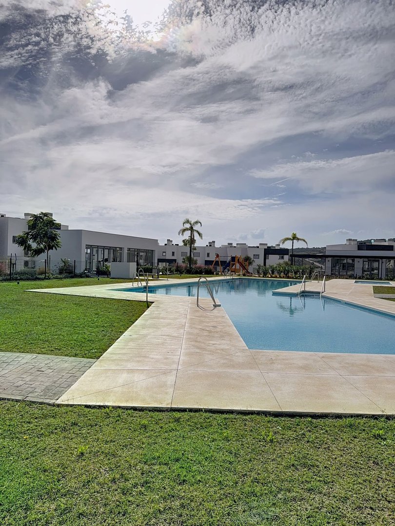 2 Bed Ground Floor Apartment in Estepona