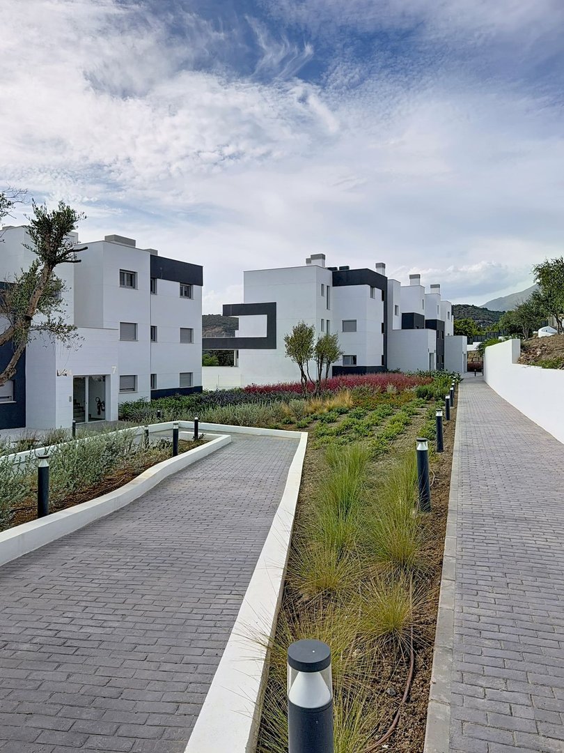 2 Bed Ground Floor Apartment in Estepona
