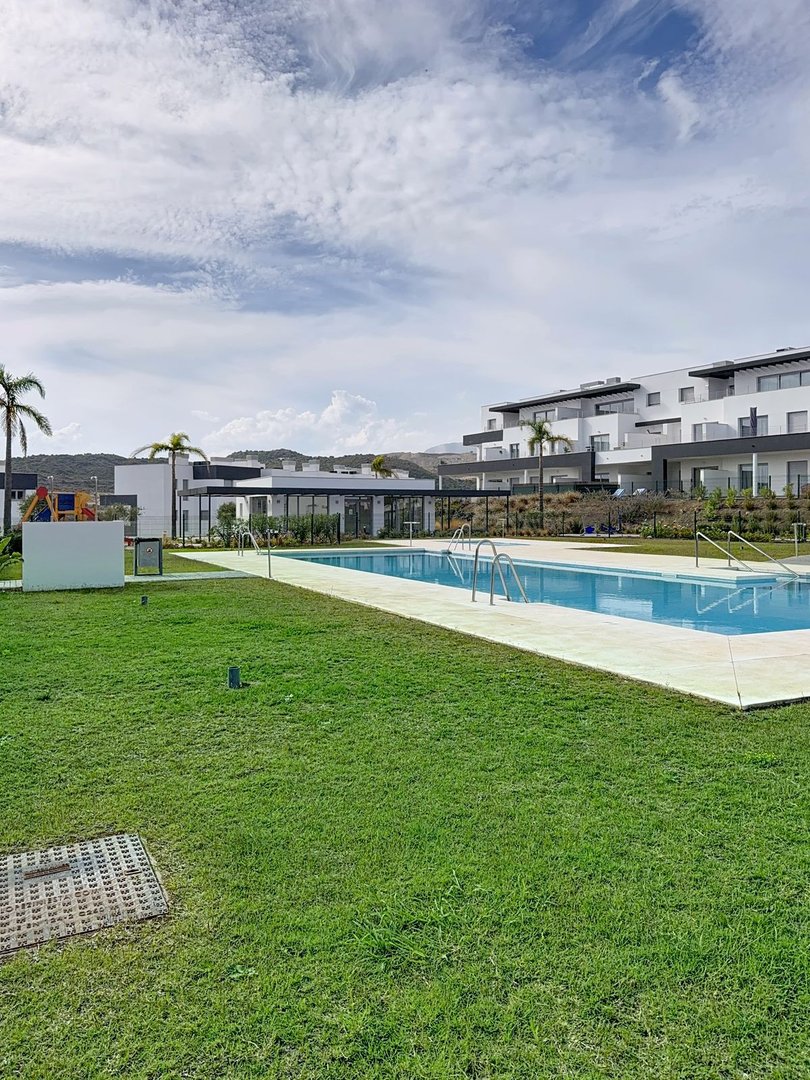 2 Bed Ground Floor Apartment in Estepona