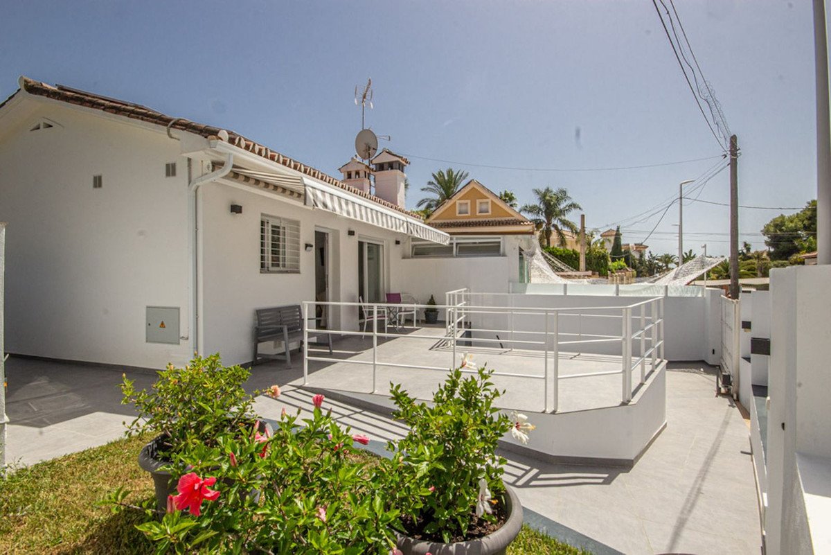 2 Bed Bungalow in Costabella