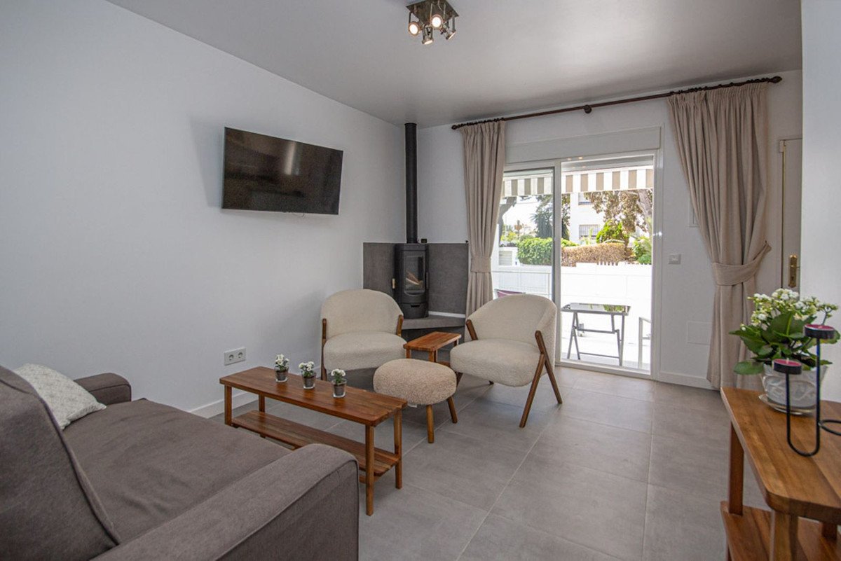 2 Bed Bungalow in Costabella