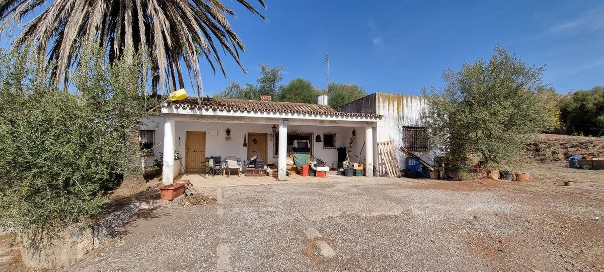 2 Bed Detached Villa in Estepona