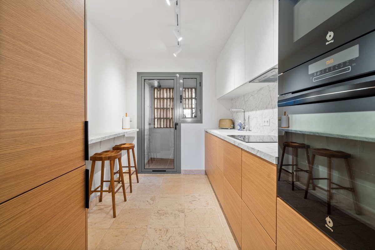 2 Bed Middle Floor Apartment in Benahavís
