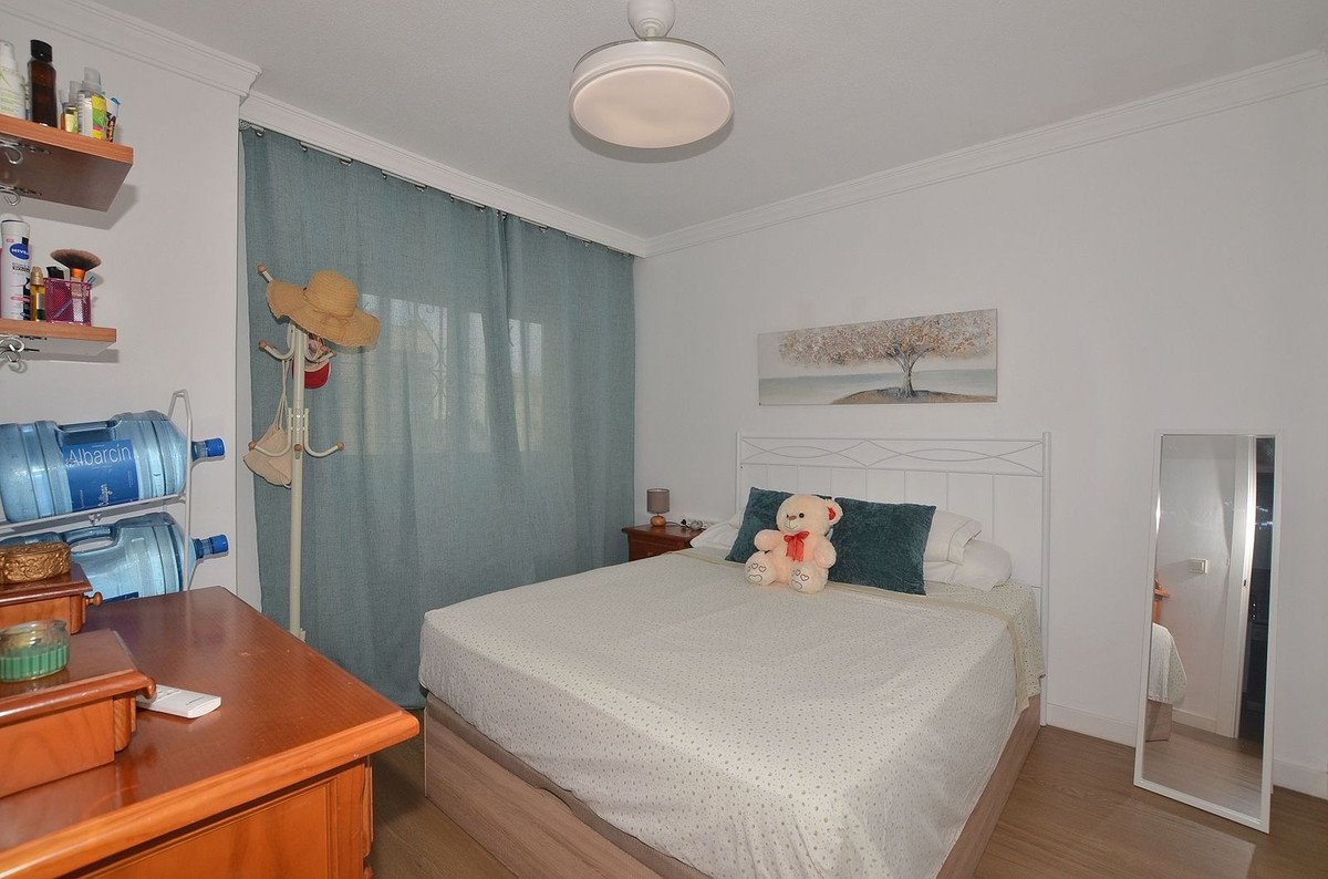 2 Bed Middle Floor Apartment in Fuengirola