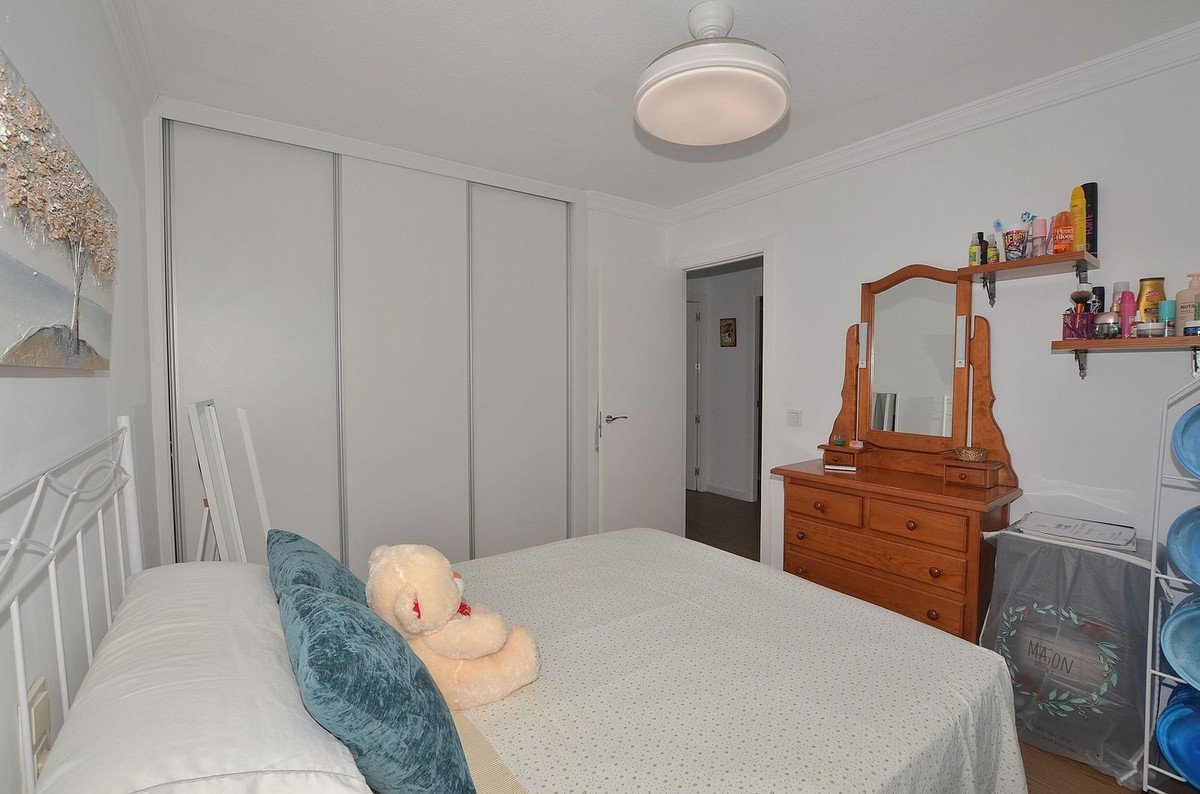 2 Bed Middle Floor Apartment in Fuengirola