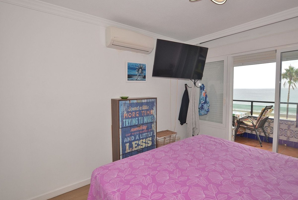 2 Bed Middle Floor Apartment in Fuengirola
