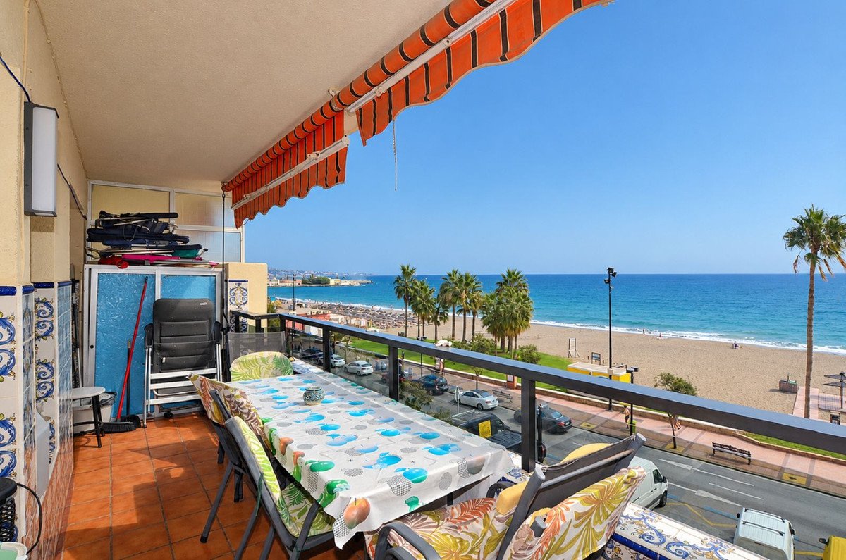 2 Bed Middle Floor Apartment in Fuengirola