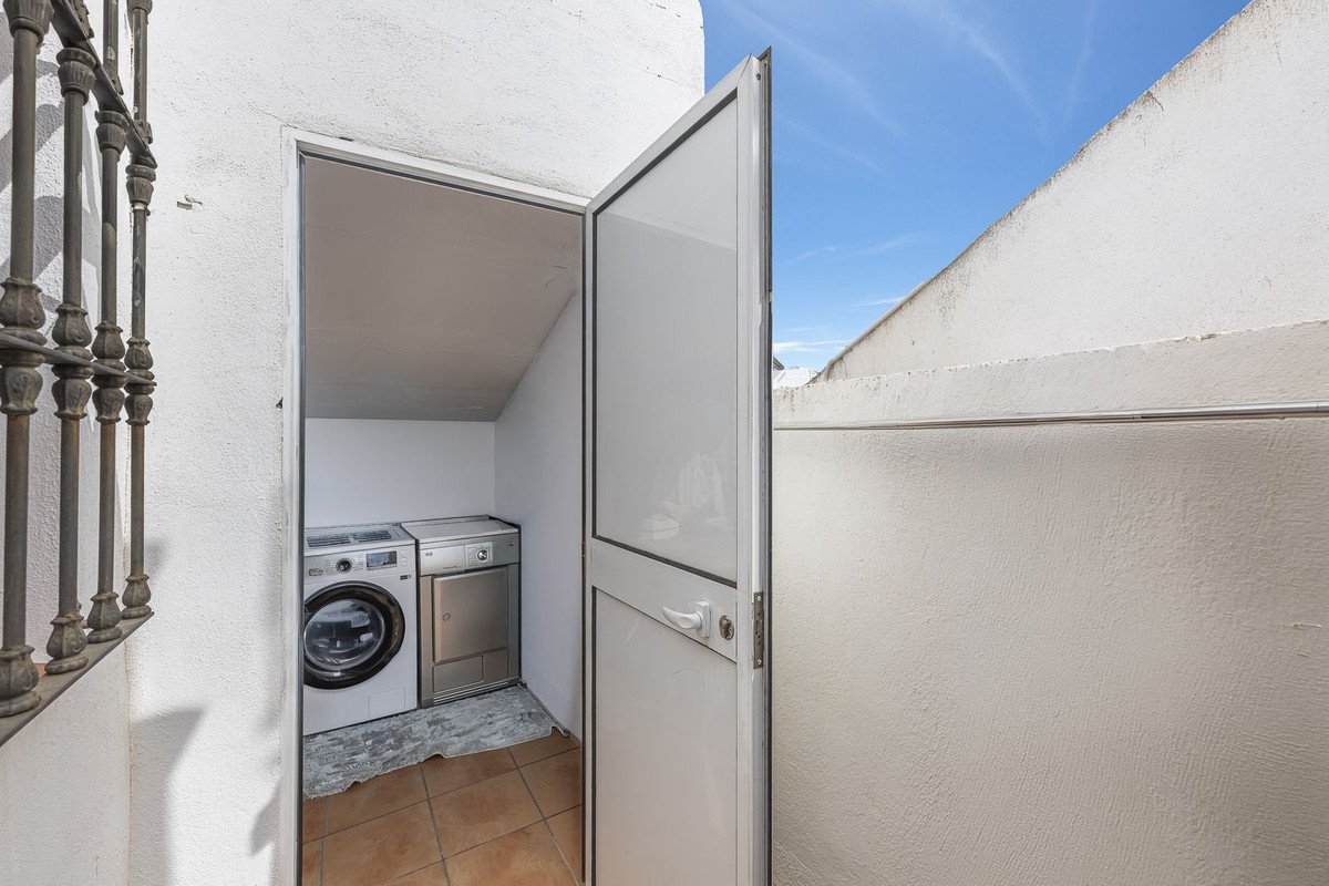 5 Bed Townhouse in Marbella