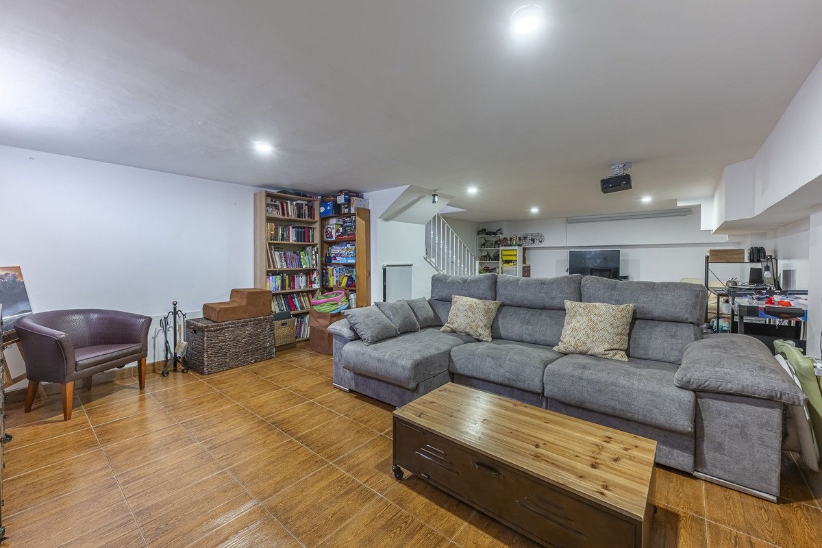 5 Bed Townhouse in Marbella