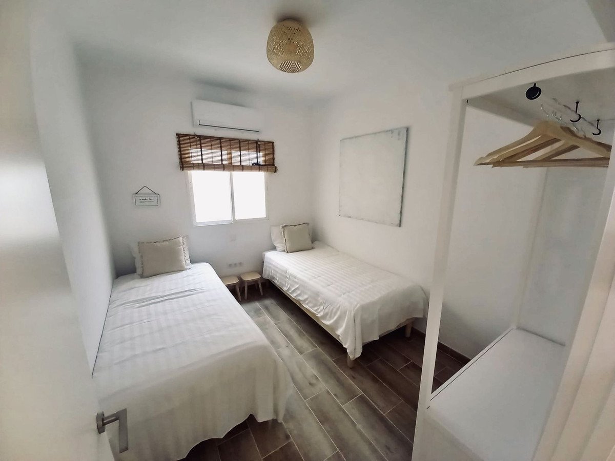 4 Bed Middle Floor Apartment in Fuengirola