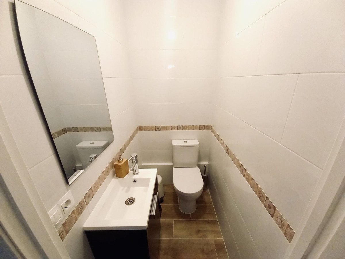 4 Bed Middle Floor Apartment in Fuengirola