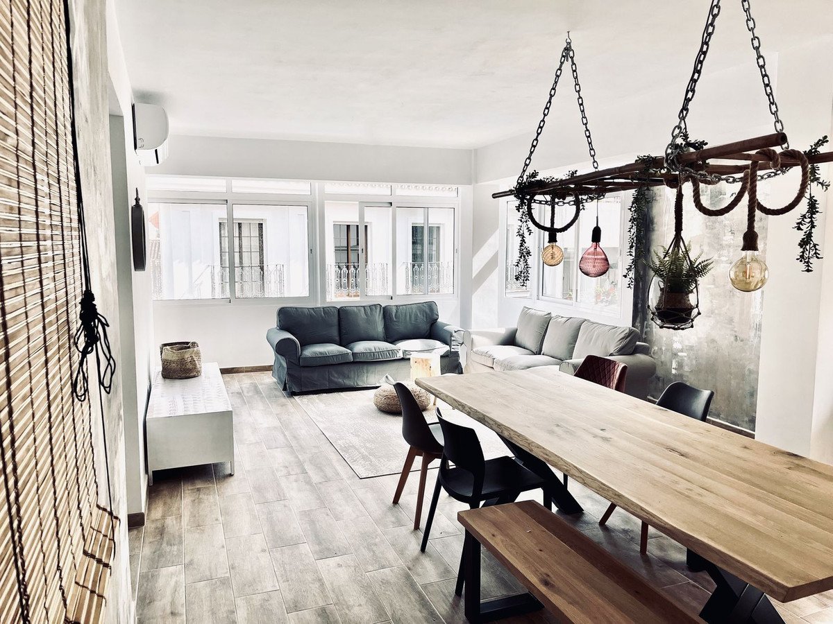 4 Bed Middle Floor Apartment in Fuengirola