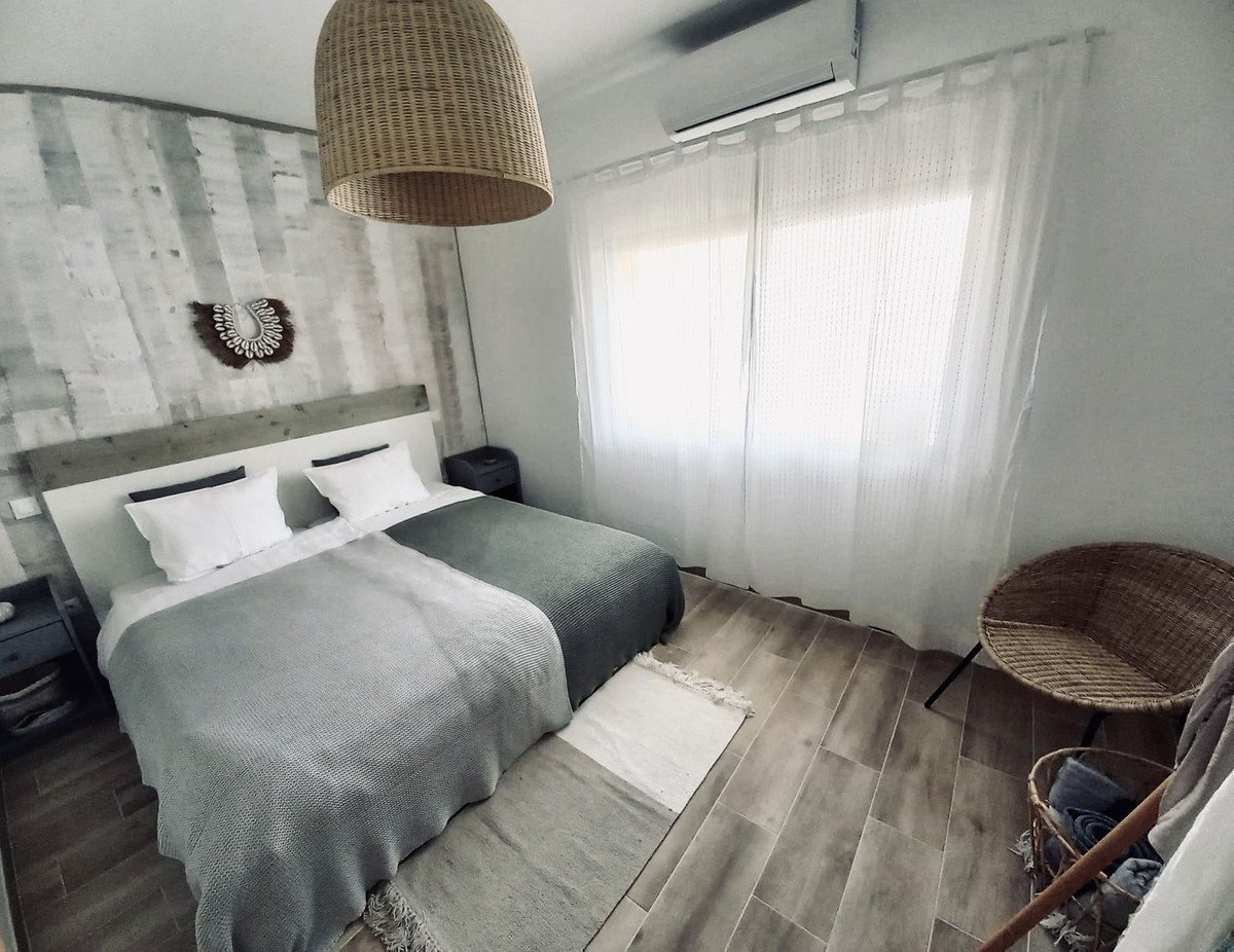 4 Bed Middle Floor Apartment in Fuengirola
