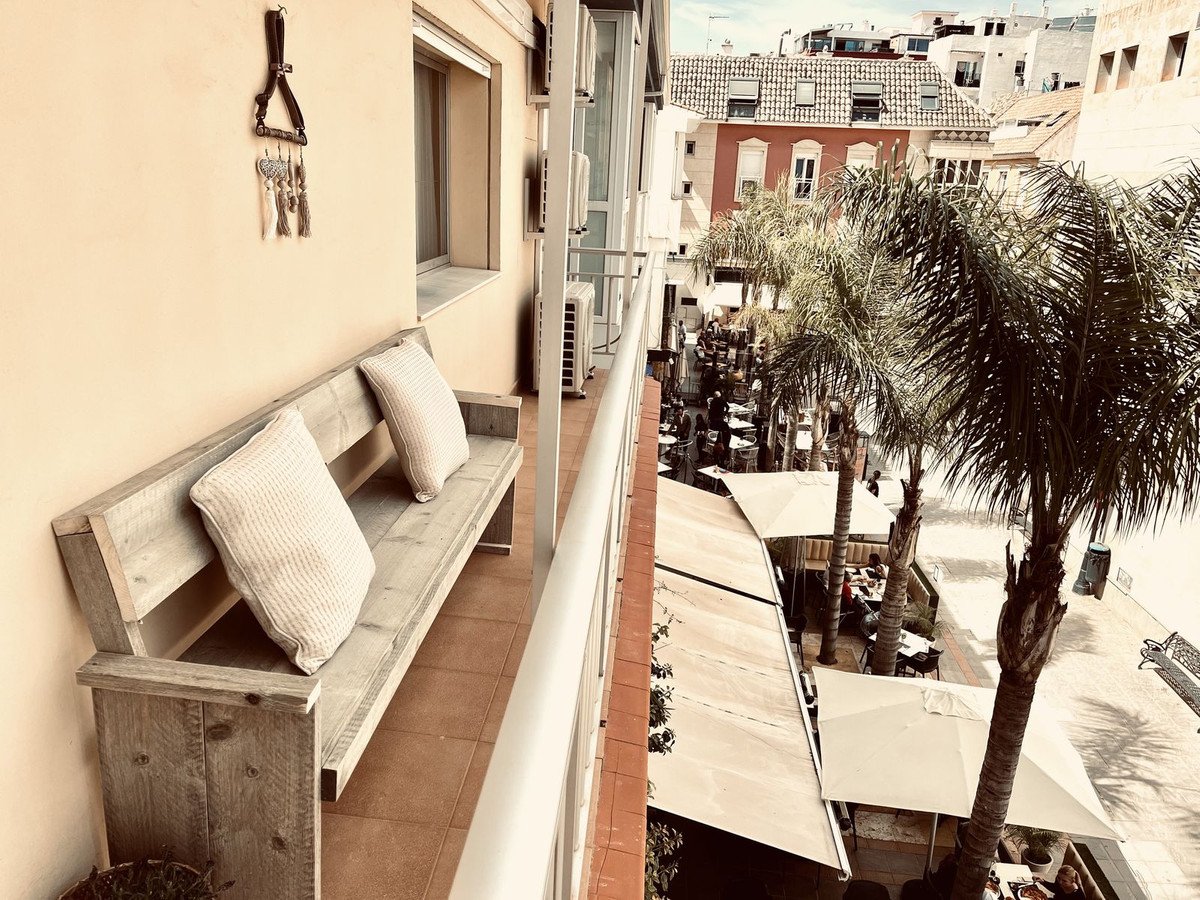 4 Bed Middle Floor Apartment in Fuengirola
