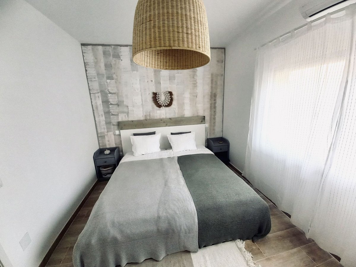 4 Bed Middle Floor Apartment in Fuengirola