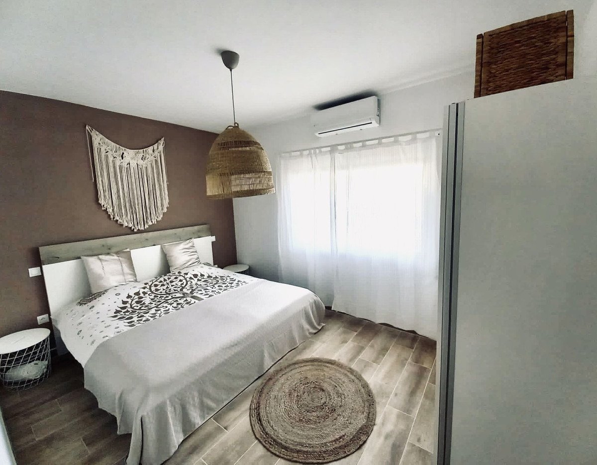 4 Bed Middle Floor Apartment in Fuengirola