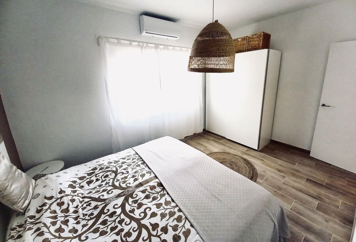 4 Bed Middle Floor Apartment in Fuengirola