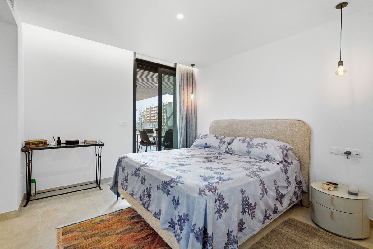 2 Bed Middle Floor Apartment in Fuengirola