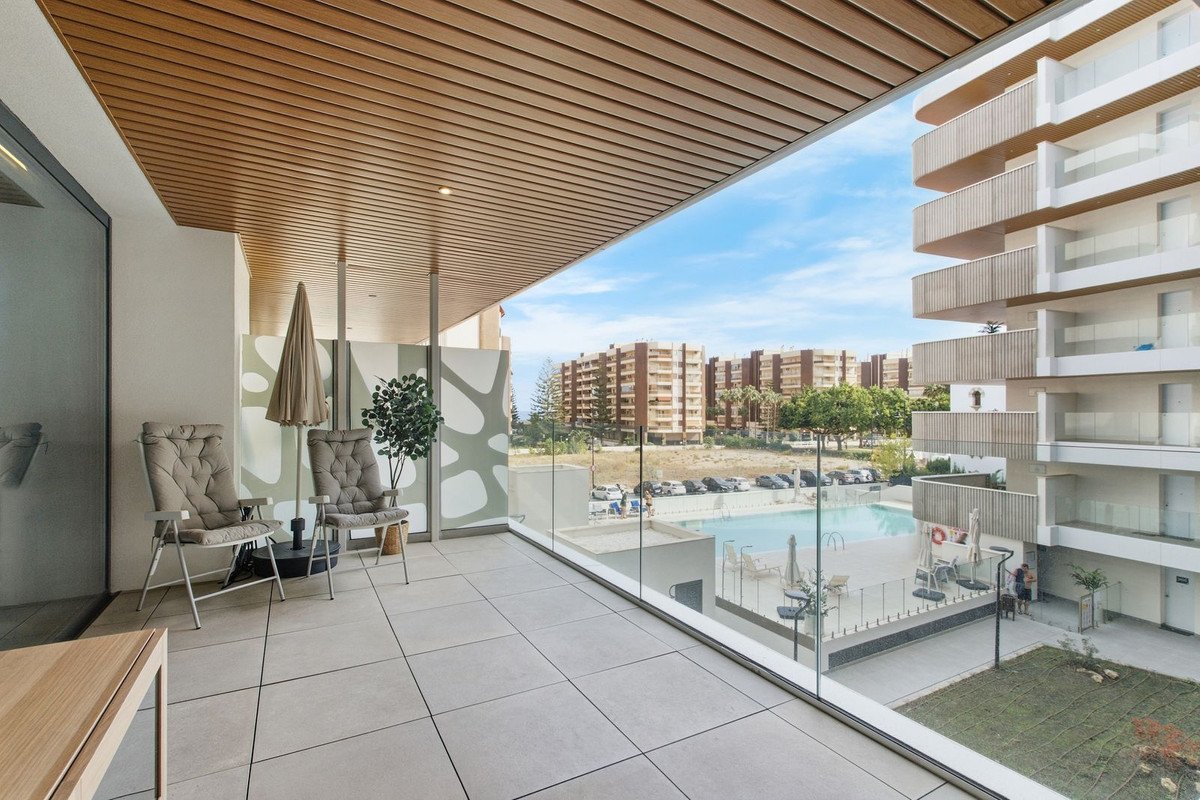 2 Bed Middle Floor Apartment in Fuengirola