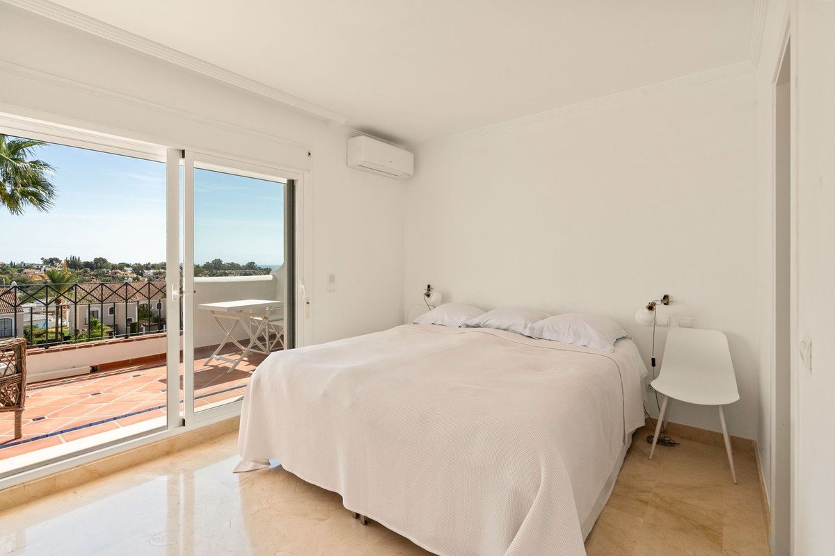 3 Bed Townhouse in El Paraiso