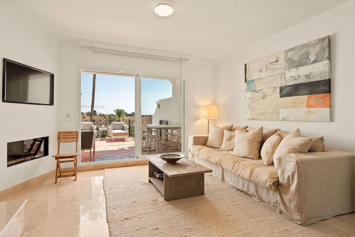 3 Bed Townhouse in El Paraiso
