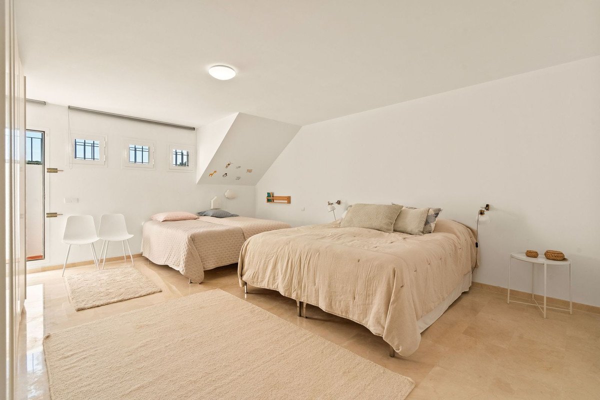 3 Bed Townhouse in El Paraiso
