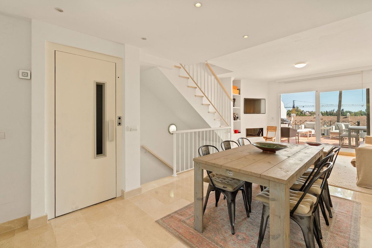 3 Bed Townhouse in El Paraiso