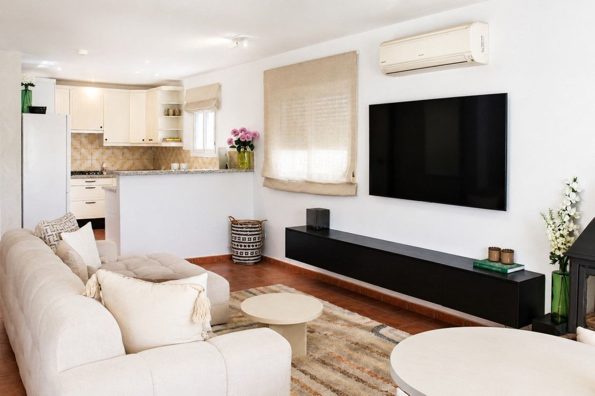 4 Bed Detached Villa in Mijas Costa