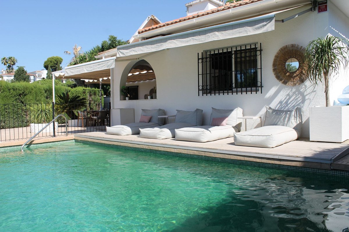 4 Bed Detached Villa in Mijas Costa