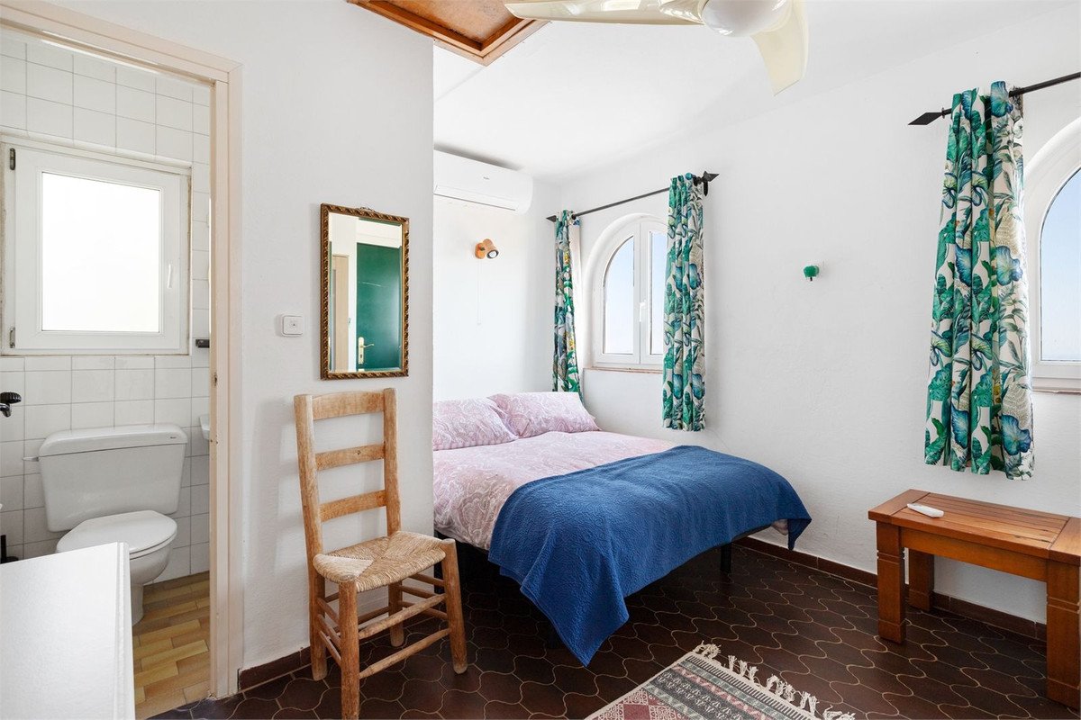 4 Bed Detached Villa in Valtocado