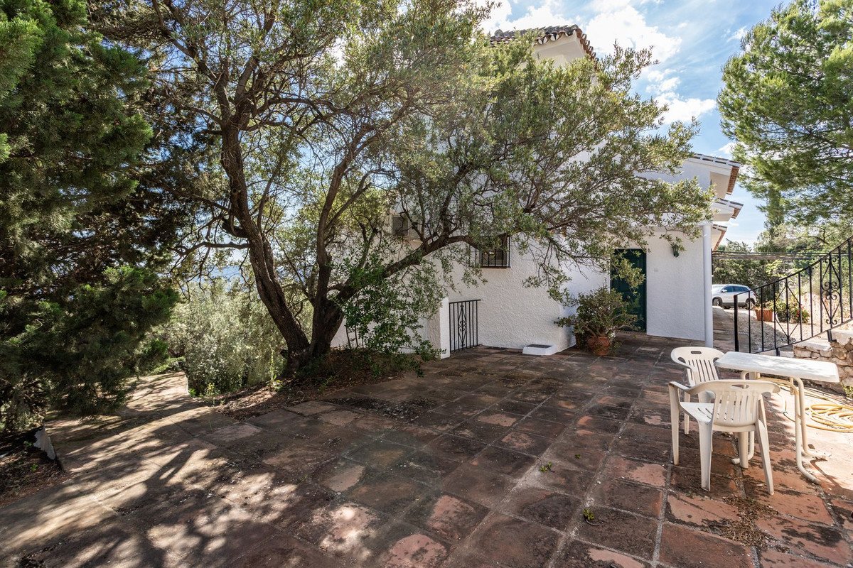 4 Bed Detached Villa in Valtocado