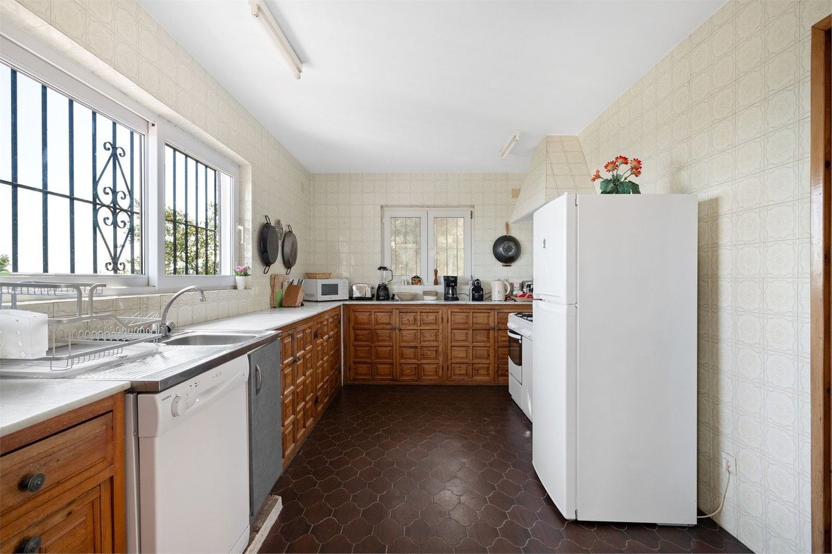 4 Bed Detached Villa in Valtocado