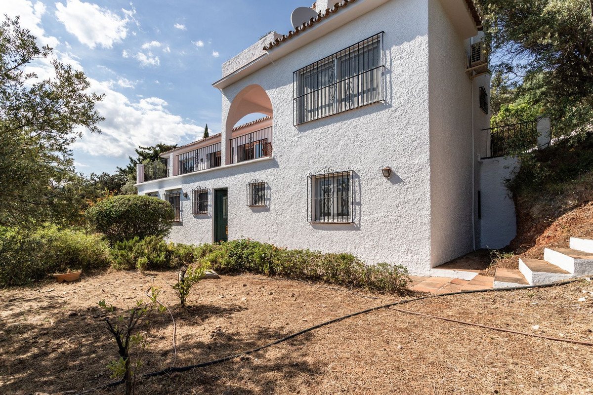 4 Bed Detached Villa in Valtocado