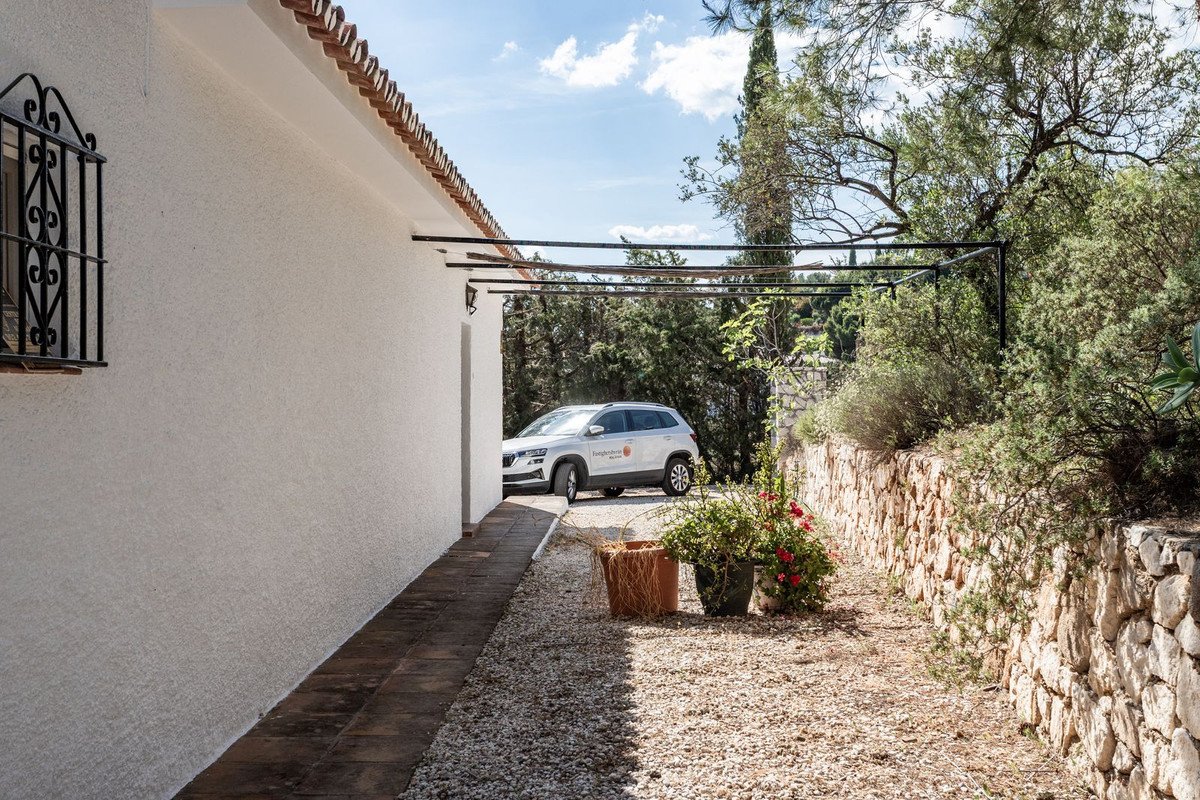 4 Bed Detached Villa in Valtocado