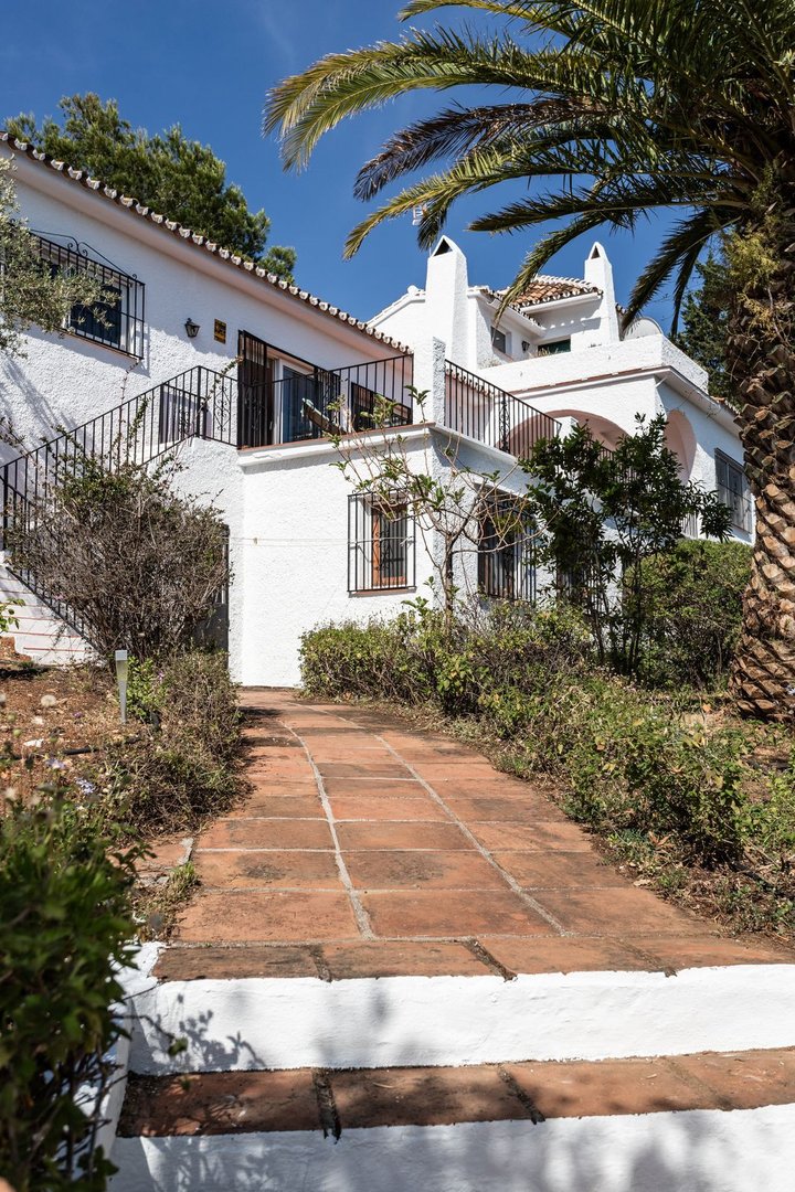 4 Bed Detached Villa in Valtocado