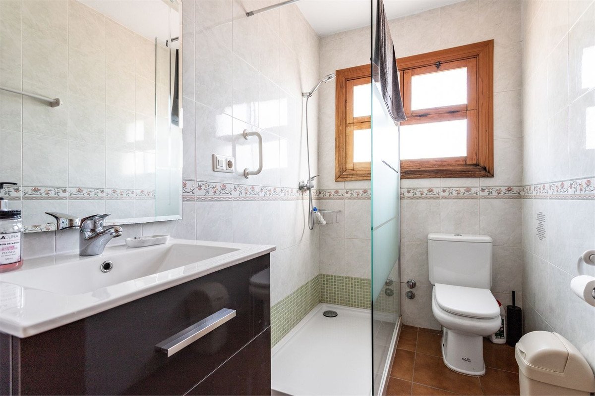 4 Bed Detached Villa in Valtocado