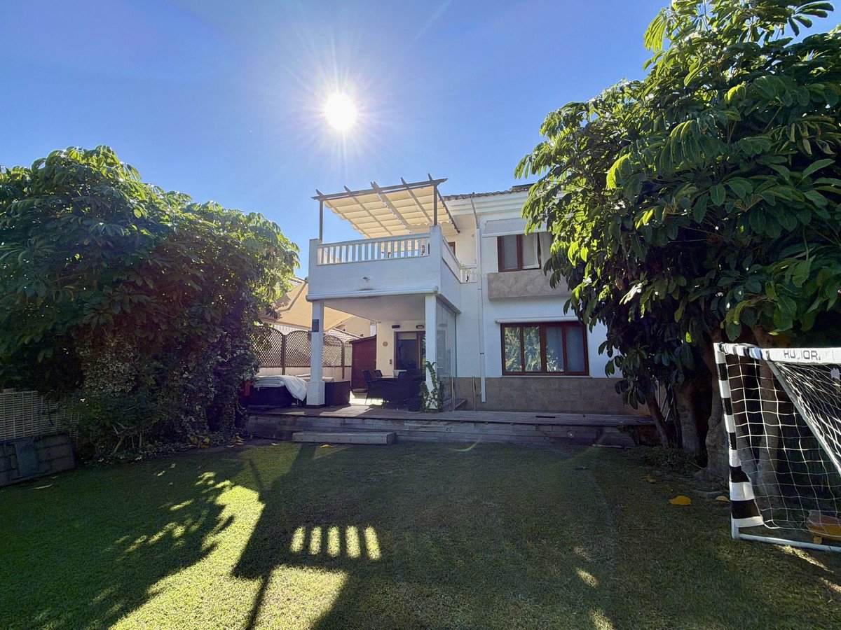 4 Bed Semi-Detached House in Benalmadena