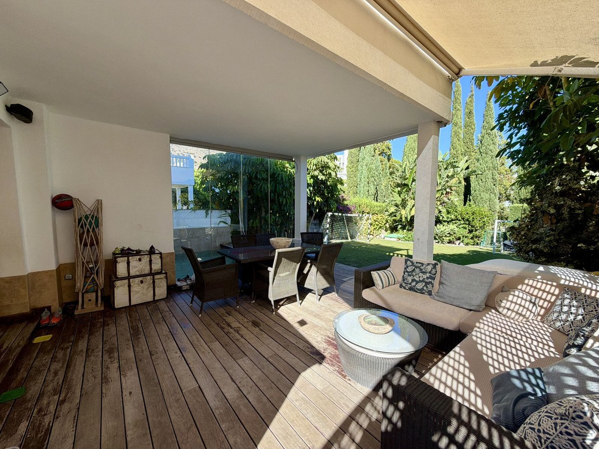 4 Bed Semi-Detached House in Benalmadena